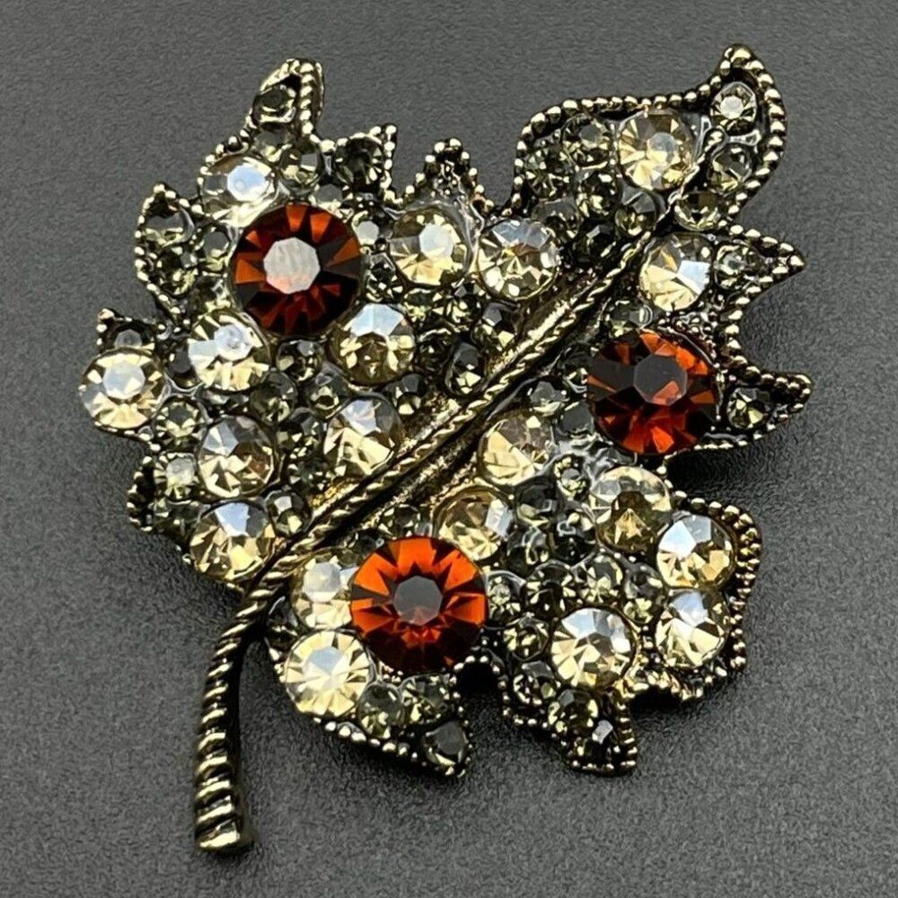 Yellow Gold with Topaz and Gray Crystal Single Maple Leaf Pin Back Brooch